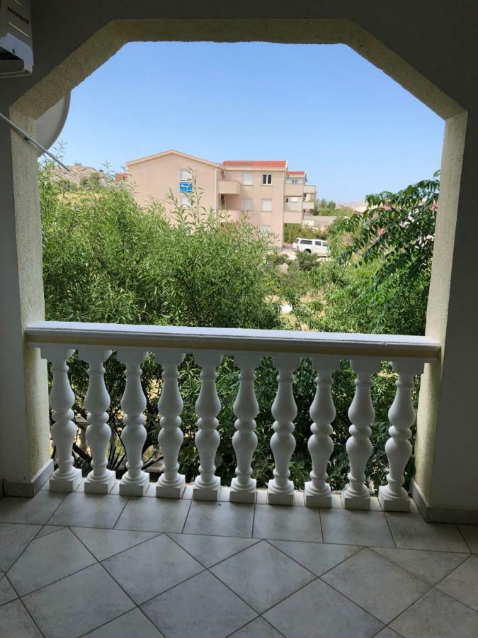 Apartmani Gabi Cesarica Exterior foto